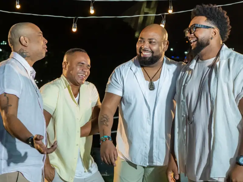 Frases do Grupo 100% – Amor, Fé e Pagode com Muito Sentimento