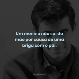 Um menino não sai da mãe por causa de uma briga com o pai.