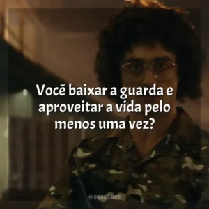 Você baixar a guarda e aproveitar a vida pelo menos uma vez? Weird: The Al Yankovic Story (Filme)