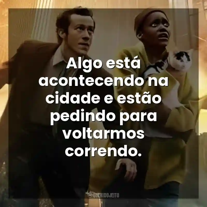 Algo está acontecendo na cidade e estão pedindo para voltarmos correndo. Um Lugar Silencioso: Dia Um (Filme)