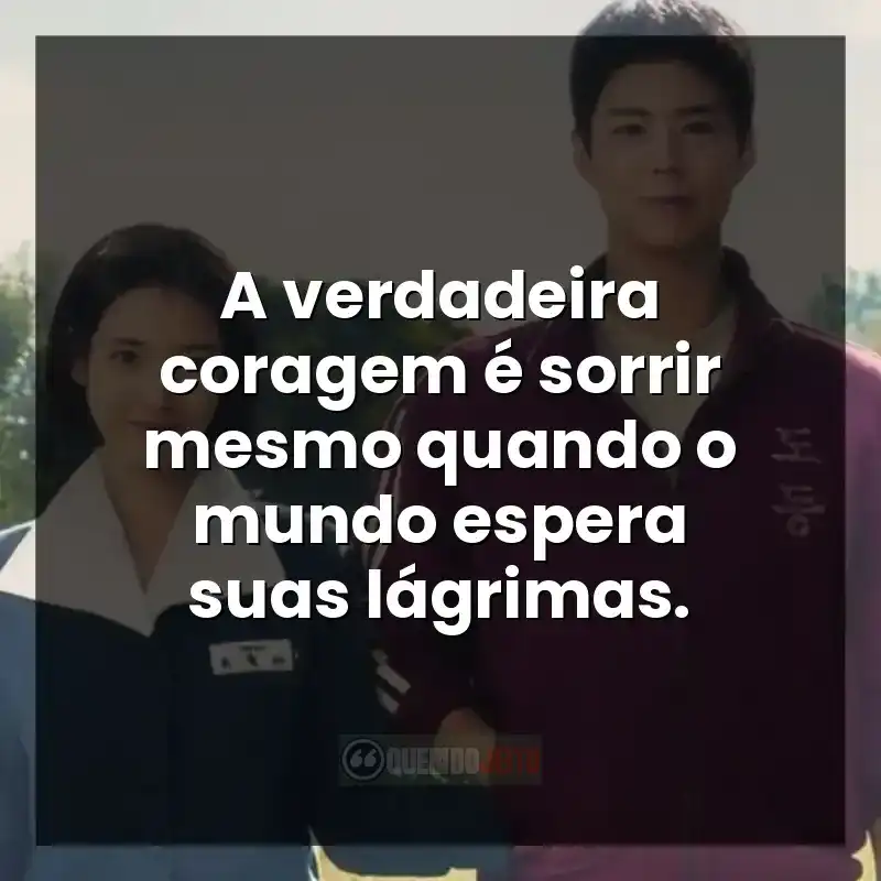 Personagem sorrindo em momento de superação
