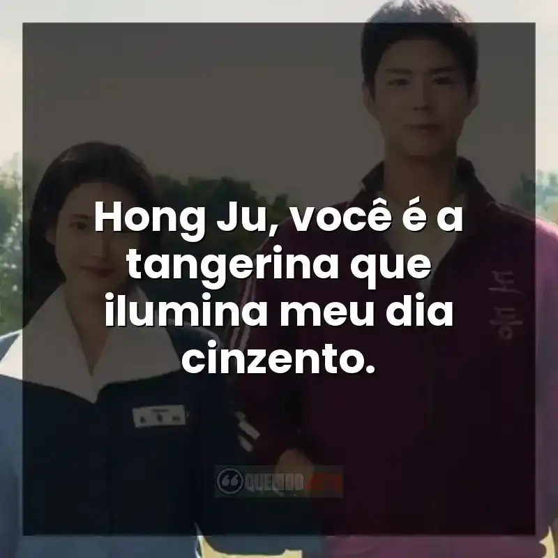 Hong Ju segurando uma tangerina