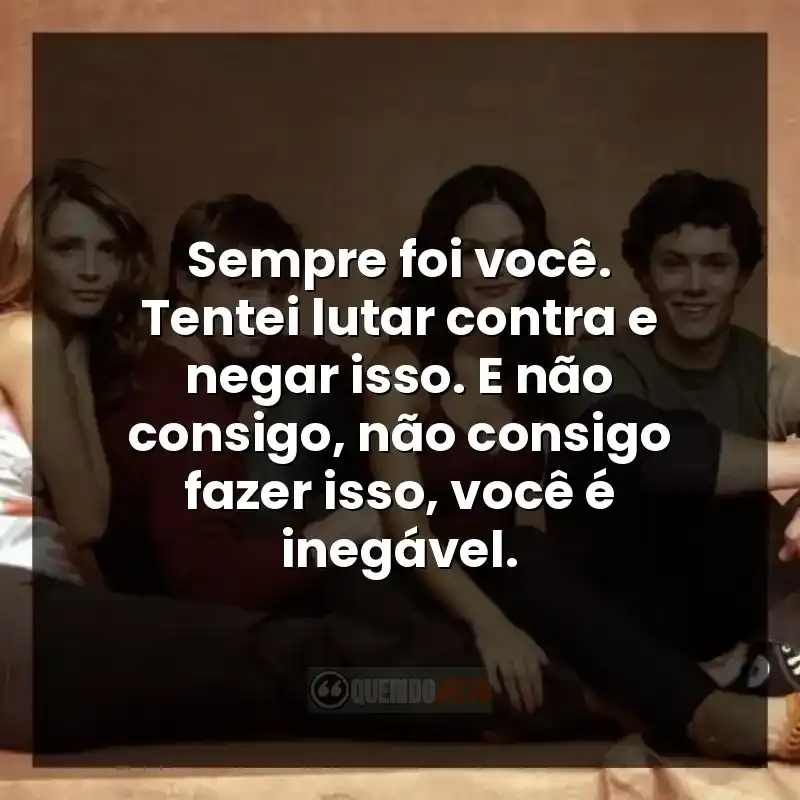 Cena romântica entre os personagens